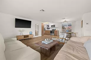 219 Coral Rd, Venice, FL 34293 - Photo 6