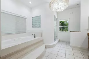 1351 Dixie Lee Ln, Sarasota, FL 34231 - Photo 16