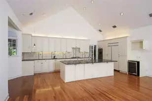 1351 Dixie Lee Ln, Sarasota, FL 34231 - Photo 14