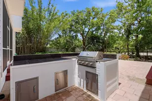 1351 Dixie Lee Ln, Sarasota, FL 34231 - Photo 30