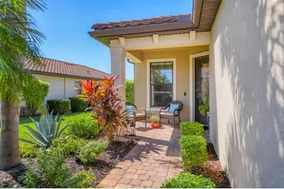 6918 Hanover Court, Lakewood Ranch, FL 34202 - Photo 4