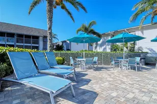 1125 W Peppertree Dr, Sarasota, FL 34242 - Photo 44