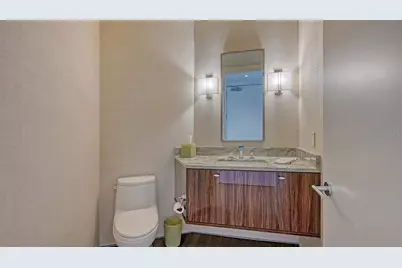 280 Golden Gate Point #600, Sarasota, FL 34236 - Photo 36