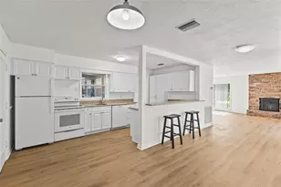2588 Colorado St, Sarasota, FL 34237 - Photo 2