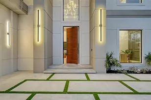 1966 Wisteria St, Sarasota, FL 34239 - Photo 4