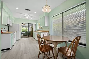 4133 Carriage Dr, Sarasota, FL 34241 - Photo 16