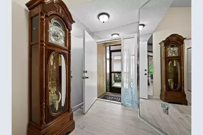 4133 Carriage Drive #18, Sarasota, FL 34241 - Photo 6