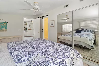 2813 Avenue E, Holmes Beach, FL 34217 - Photo 10