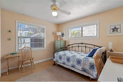 2813 Avenue E, Holmes Beach, FL 34217 - Photo 12