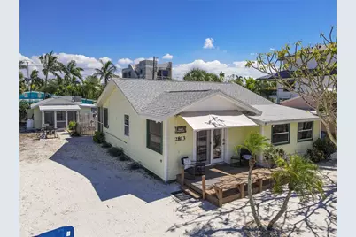 2813 Avenue E, Holmes Beach, FL 34217 - Photo 4