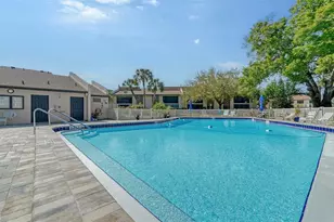 2640 Clubhouse Dr, Sarasota, FL 34232 - Photo 20