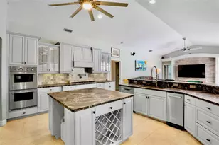 5192 Little Brook Ct, Sarasota, FL 34238 - Photo 8