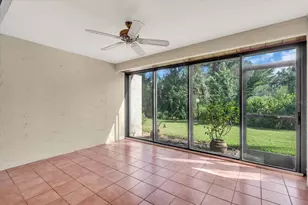 4565 Lakecrest Pl, Sarasota, FL 34233 - Photo 10