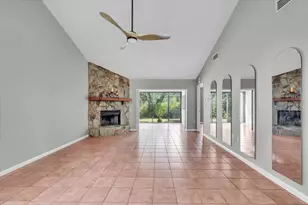 4565 Lakecrest Pl, Sarasota, FL 34233 - Photo 8