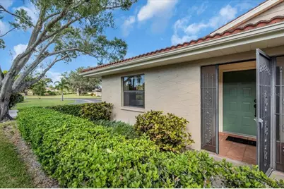 4565 Lakecrest Place #18, Sarasota, FL 34233 - Photo 4