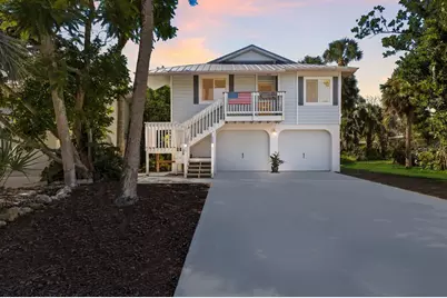 221 Island Circle, Sarasota, FL 34242 - Photo 2