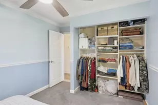 221 Island Cir, Sarasota, FL 34242 - Photo 18