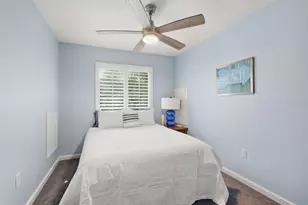 221 Island Cir, Sarasota, FL 34242 - Photo 20