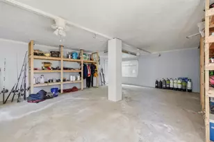 221 Island Cir, Sarasota, FL 34242 - Photo 22