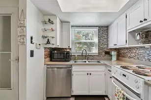 6068 Arlene Way, Bradenton, FL 34207 - Photo 6