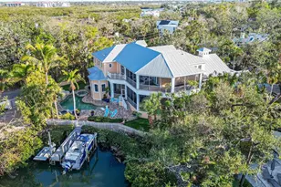 5309 Hidden Harbor Rd, Sarasota, FL 34242 - Photo 8