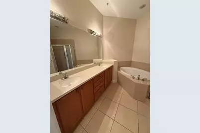 8153 Miramar Way, Lakewood Ranch, FL 34202 - Photo 22