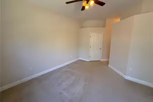 8153 Miramar Way, Lakewood Ranch, FL 34202 - Photo 18