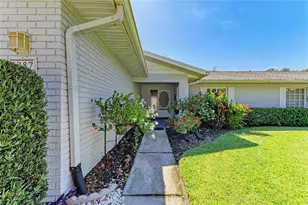 7287 Eleanor Cir, Sarasota, FL 34243 - Photo 8