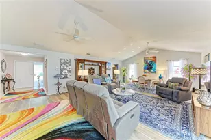 7287 Eleanor Cir, Sarasota, FL 34243 - Photo 12