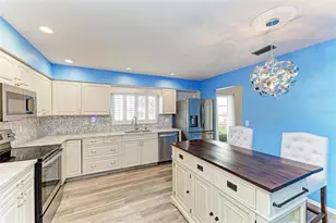 7287 Eleanor Cir, Sarasota, FL 34243 - Photo 20