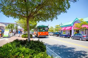 262 Island Cir, Sarasota, FL 34242 - Photo 54