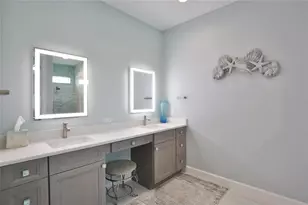 262 Island Cir, Sarasota, FL 34242 - Photo 28