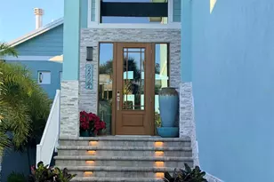 262 Island Cir, Sarasota, FL 34242 - Photo 2