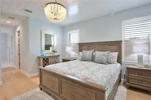 262 Island Cir, Sarasota, FL 34242 - Photo 24