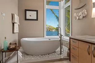 242 Oak Ave, Anna Maria, FL 34216 - Photo 26