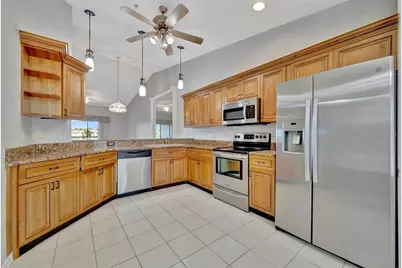 5240 Hyland Hills Avenue #1421, Sarasota, FL 34241 - Photo 10