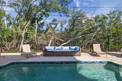 2915 Avenue C, Holmes Beach, FL 34217 - Photo 44