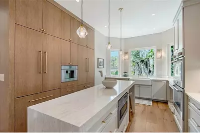 3921 Maravic Place, Sarasota, FL 34231 - Photo 6