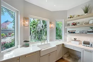 3921 Maravic Pl, Sarasota, FL 34231 - Photo 8