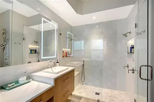 3921 Maravic Pl, Sarasota, FL 34231 - Photo 20