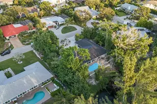 635 Tropical Cir, Sarasota, FL 34242 - Photo 54