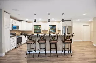 635 Tropical Cir, Sarasota, FL 34242 - Photo 16