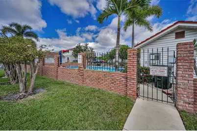 1400 Water View Drive W #202, Largo, FL 33771 - Photo 32