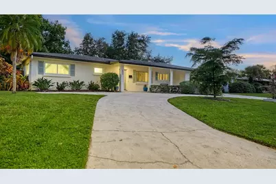 2426 Wisteria Street, Sarasota, FL 34239 - Photo 2