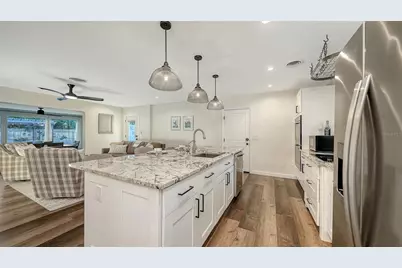 2426 Wisteria Street, Sarasota, FL 34239 - Photo 12