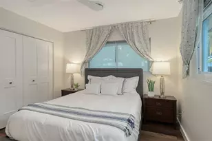 2426 Wisteria St, Sarasota, FL 34239 - Photo 28