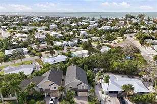 7002 Marina Dr, Holmes Beach, FL 34217 - Photo 30