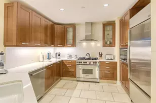 915 Seaside Dr, Sarasota, FL 34242 - Photo 14