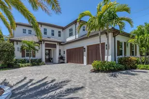 1614 Bay Rd, Sarasota, FL 34239 - Photo 2