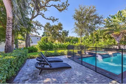 1614 Bay Road, Sarasota, FL 34239 - Photo 38